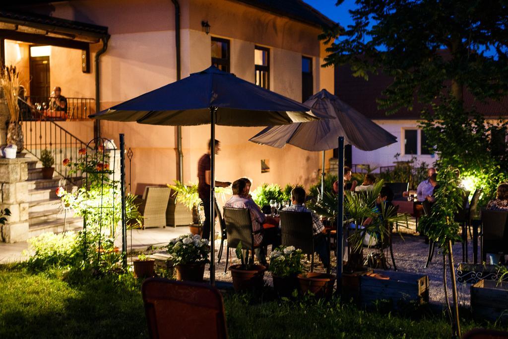 Gut Zentgraf Hotel Mörbisch am See Exterior foto