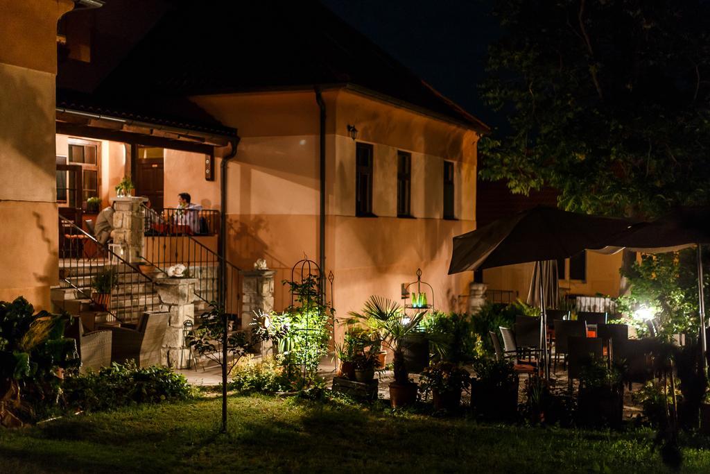 Gut Zentgraf Hotel Mörbisch am See Exterior foto