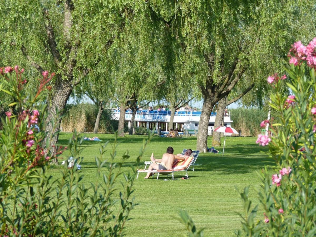 Gut Zentgraf Hotel Mörbisch am See Exterior foto